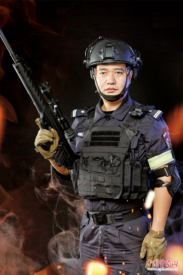 中国特警单人照片图片