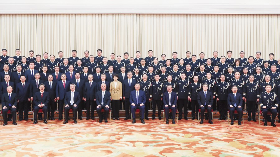 习近平会见全国公安工作会议代表